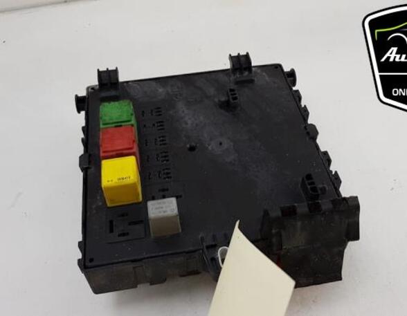 Fuse Box OPEL VECTRA C GTS (Z02), SAAB 9-3 (YS3F, E79, D79, D75), OPEL SIGNUM Hatchback (Z03)