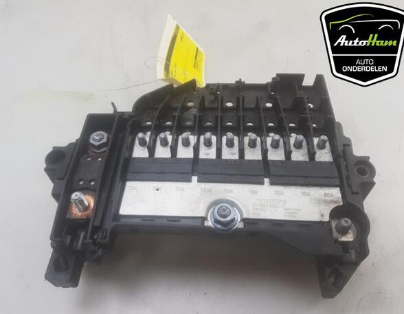 Fuse Box VOLVO V40 Hatchback (525, 526), VOLVO V40 Cross Country (526)