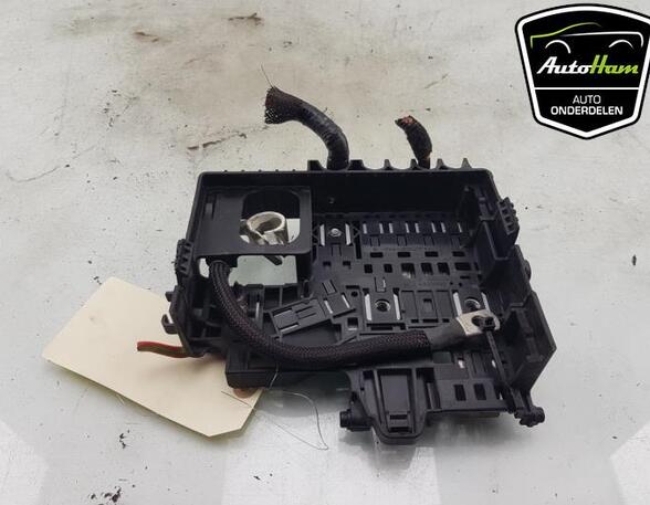 Fuse Box OPEL CORSA E (X15)