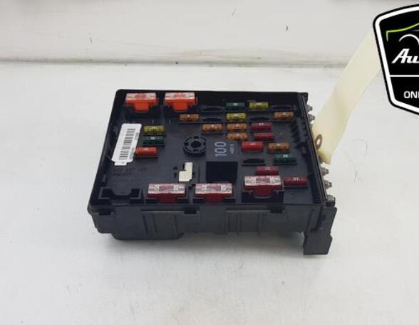 Fuse Box VW PASSAT Variant (3C5), VW PASSAT B7 Estate Van (365), VW PASSAT (3C2)