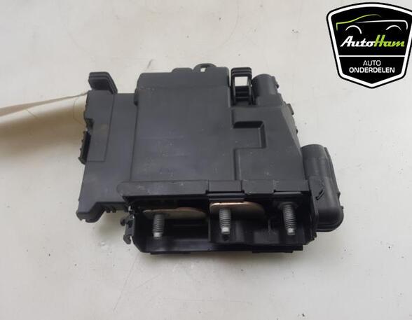 Fuse Box VOLVO V60 I (155, 157), VOLVO V70 III (135), VOLVO XC70 II (136)