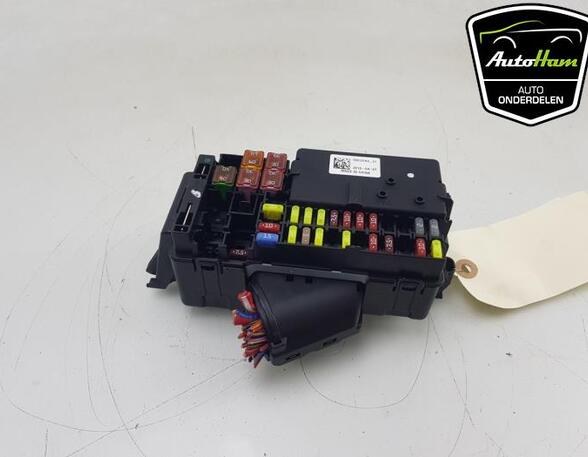 Fuse Box OPEL ASTRA K (B16)