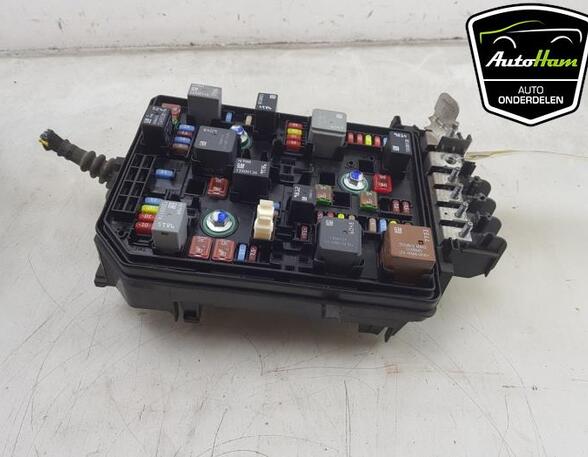 Fuse Box OPEL ASTRA K (B16)