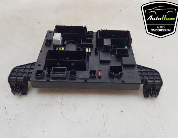 Fuse Box OPEL ASTRA J GTC, OPEL ASTRA J (P10), OPEL ASTRA J Sports Tourer (P10)