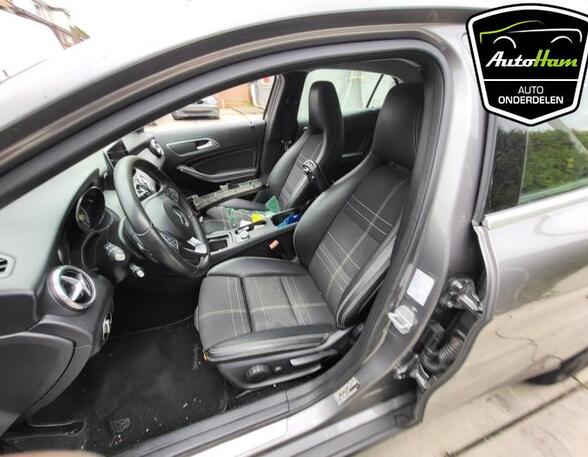 Innenausstattung Mercedes-Benz GLA X156  P19633119