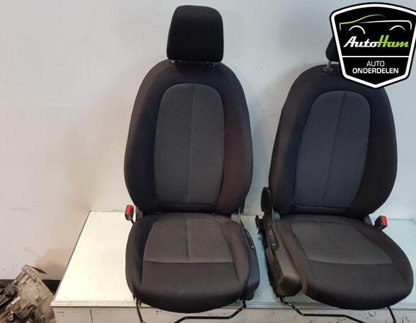 Seats Set BMW 1 (F40)