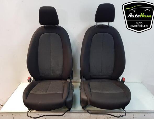 Seats Set BMW 1 (F40)