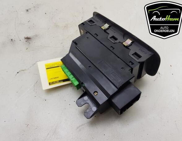 Switch for window winder VOLVO S80 I (184), VOLVO V70 II (285), VOLVO XC70 CROSS COUNTRY (295)