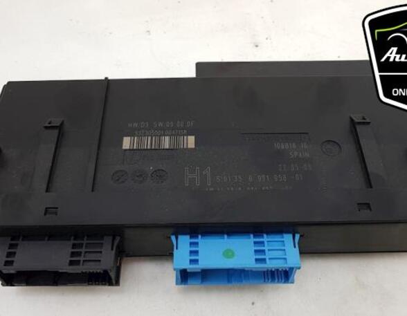 Control unit for door drawing support BMW 3 (E90)