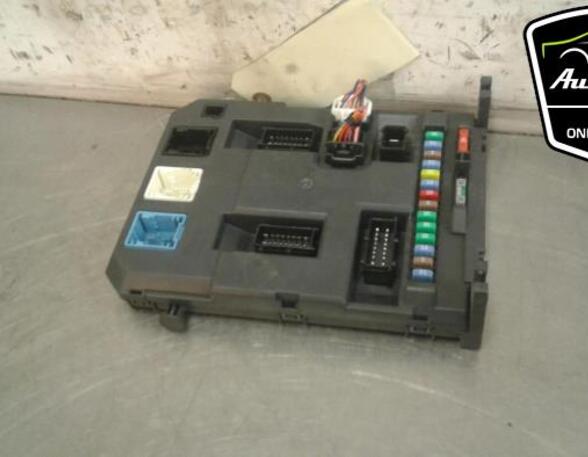 Control unit for door drawing support CITROËN C3 II (SC_), CITROËN DS3, PEUGEOT 207 CC (WD_), PEUGEOT 207 (WA_, WC_)