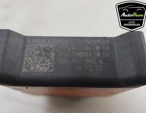 Relais brandstofpomp SEAT LEON (5F1), SEAT LEON SC (5F5), VW GOLF VII (5G1, BQ1, BE1, BE2), AUDI A3 Sportback (8YA)