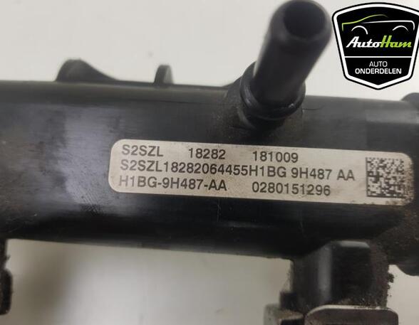 Petrol Fuel Rail FORD FIESTA VII (HJ, HF)