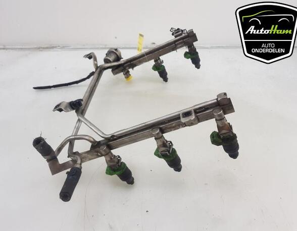 Petrol Fuel Rail AUDI A4 B7 Convertible (8HE)