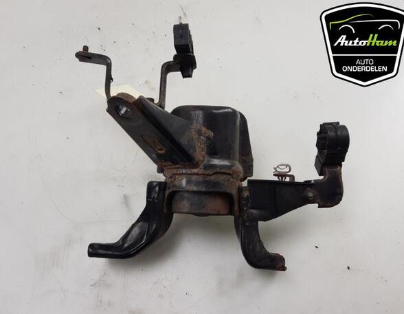 Engine Mount Bracket TOYOTA VERSO (_R2_)