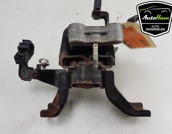 Engine Mount Bracket TOYOTA VERSO (_R2_)