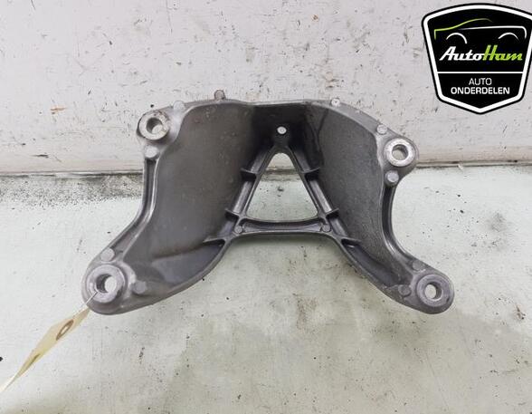 Engine Mount Bracket AUDI A4 Avant (8W5, 8WD, B9)