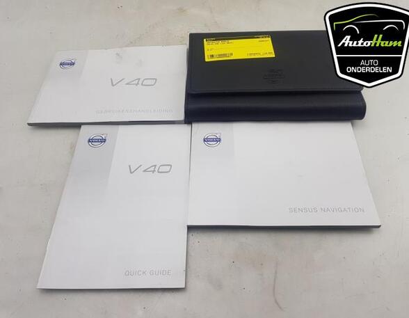 Handleiding VOLVO V40 Hatchback (525, 526), VOLVO V40 Cross Country (526)