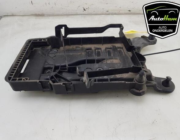 Batterijhouder SEAT IBIZA V (KJ1, KJG), VW POLO (AW1, BZ1), VW POLO (6R1, 6C1), SKODA SCALA (NW1)