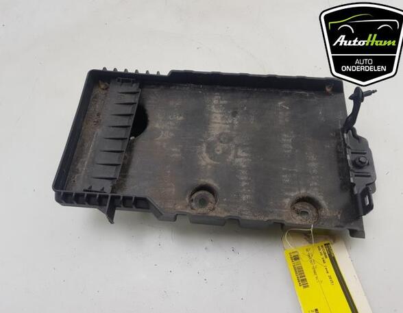 Battery holder VOLVO V40 Hatchback (525, 526), VOLVO V40 Cross Country (526)