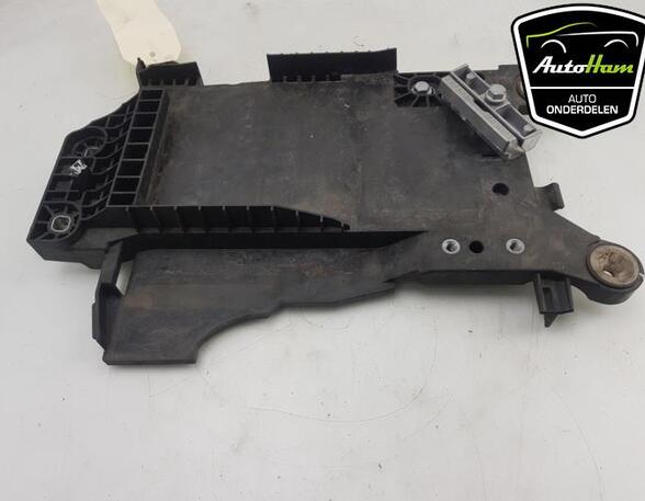 Battery holder BMW 2 Gran Tourer (F46), BMW X2 (F39), BMW 1 (F40), BMW 2 Gran Coupe (F44)