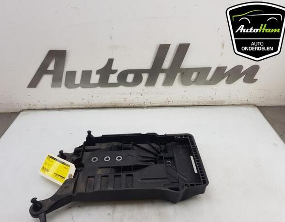 Batterijhouder SEAT IBIZA V (KJ1, KJG), VW POLO (AW1, BZ1), SEAT ARONA (KJ7, KJP), SKODA FABIA IV (PJ3)