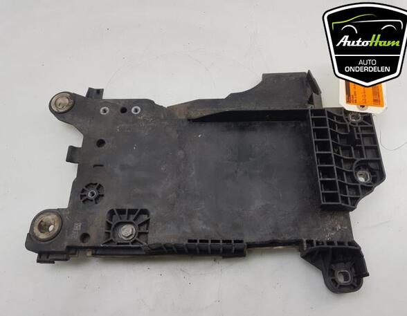 Battery holder BMW 1 (F40), BMW 2 Gran Tourer (F46), BMW X2 (F39), BMW 2 Gran Coupe (F44)