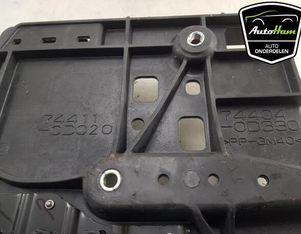 Battery holder TOYOTA AYGO X (_B7_)