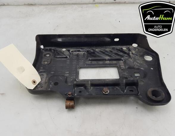 Battery holder MERCEDES-BENZ GLA-CLASS (X156)