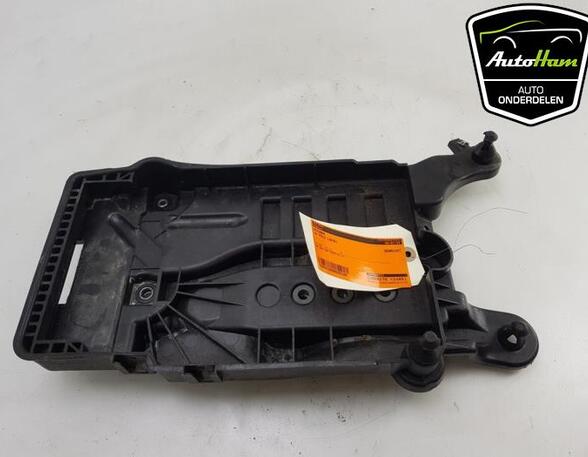 Batterijhouder SEAT IBIZA V (KJ1, KJG), VW POLO (AW1, BZ1), SEAT ARONA (KJ7, KJP), SKODA FABIA IV (PJ3)