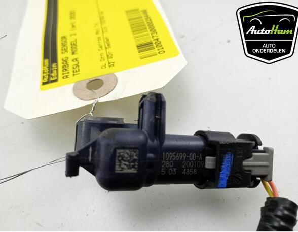 Sensor für Airbag Tesla Model 3 5YJ3 109569900A P20292789