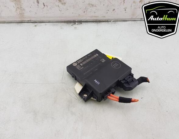 Control unit gateway AUDI A1 Sportback (8XA, 8XF), AUDI A1 (8X1, 8XK), AUDI Q3 (8UB, 8UG)