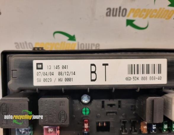 Fuse Box OPEL Astra H (L48)