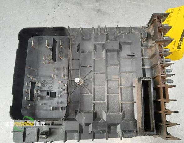 Fuse Box VW Golf V (1K1)