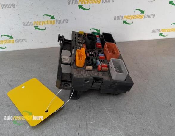 Fuse Box PEUGEOT 308 I (4A_, 4C_), PEUGEOT 308 SW I (4E_, 4H_)