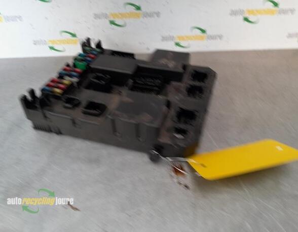 Fuse Box PEUGEOT 307 (3A/C), PEUGEOT 307 Break (3E)