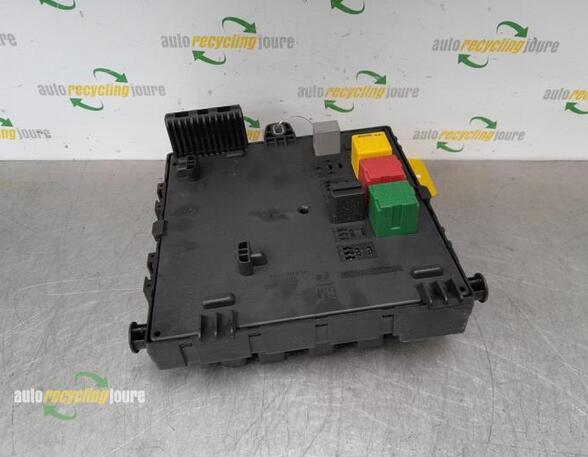 Fuse Box OPEL SIGNUM Hatchback (Z03)