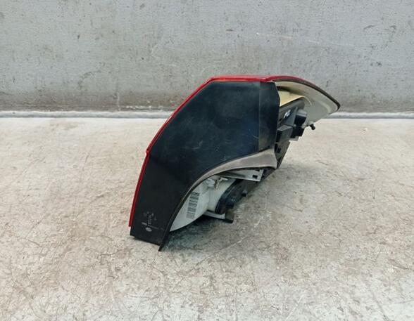 Combination Rearlight AUDI A4 (8E2, B6)