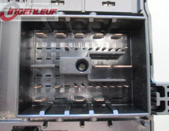 Fuse Box OPEL Vectra C (--)