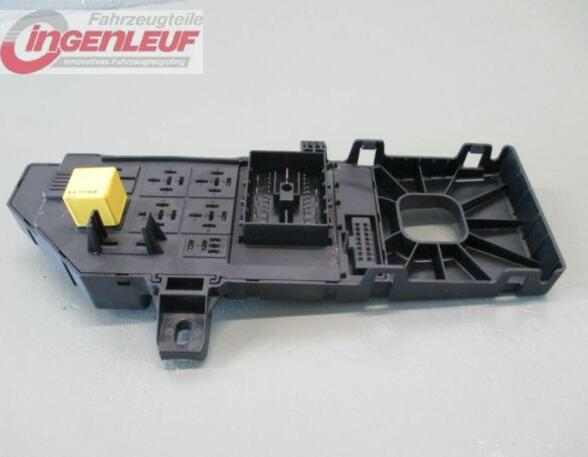 Fuse Box OPEL Vectra C (--)