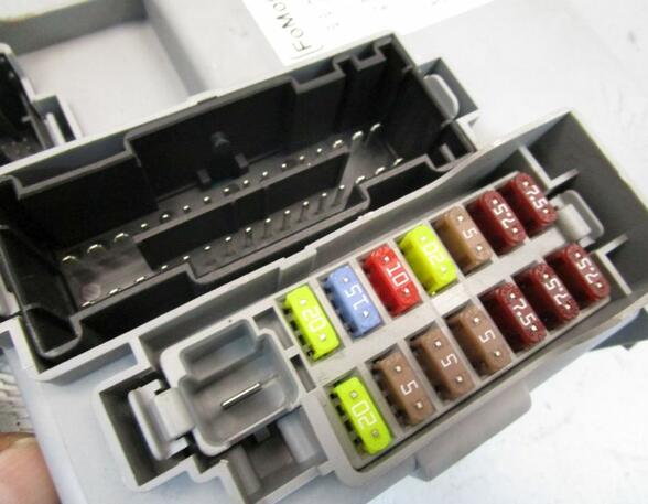 Fuse Box FORD KA (RU8)