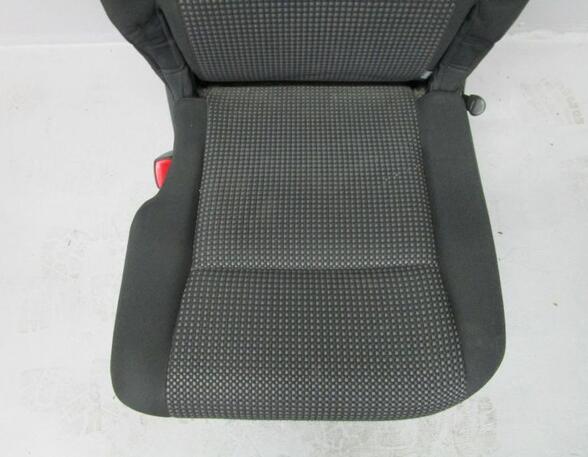 Seat TOYOTA Corolla Verso (R1, ZER, ZZE12)