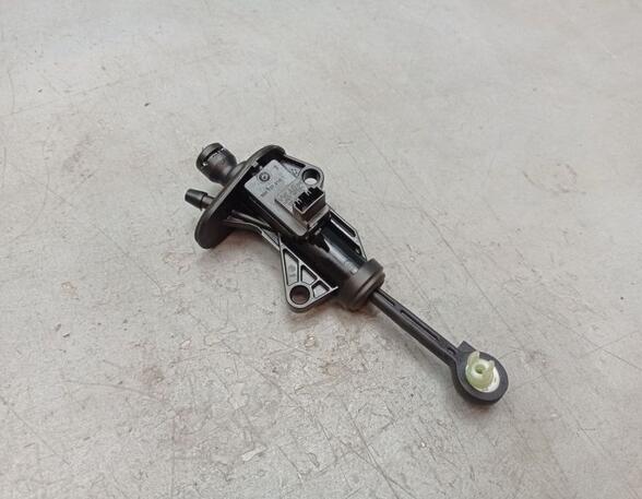 Clutch Master Cylinder VW PASSAT (3G2, CB2)