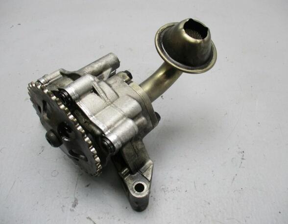 Oil Pump VW Passat (3B3)