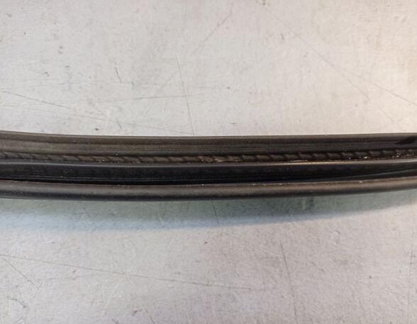 Rubber laadklep achteraan PORSCHE CAYENNE (92A)