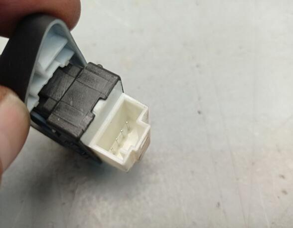 Central locking switch VW Polo (6C1, 6R1)