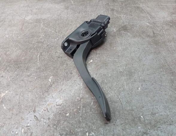 Accelerator pedal FORD FIESTA VI (CB1, CCN)