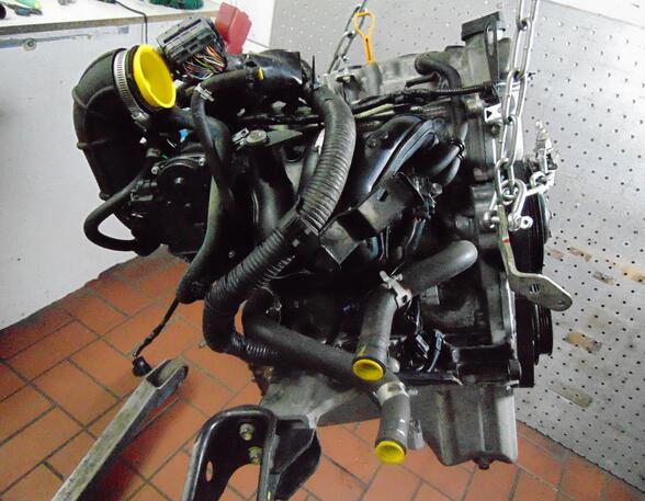 Motor : K10B    48kW (Radio CD/MP3
Klimaanlage
Verglasung hinten dunkel getönt)