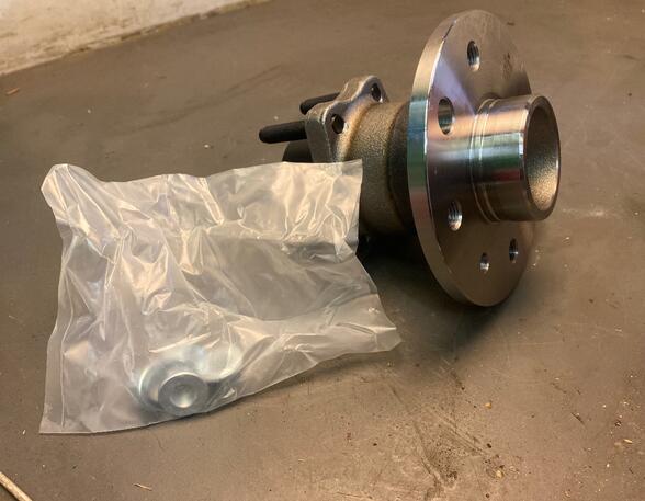 Wheel Hub OPEL VECTRA B (J96)