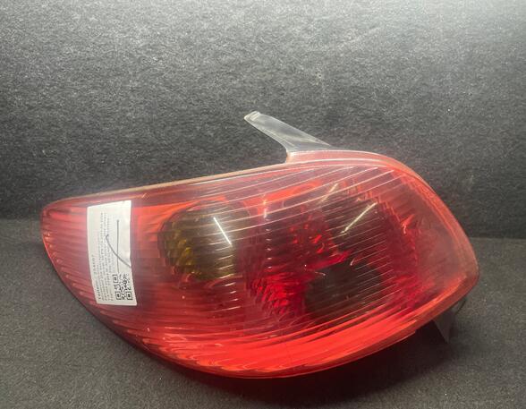 Combination Rearlight PEUGEOT 206 Hatchback (2A/C), PEUGEOT 206 SW (2E/K), PEUGEOT 206 Saloon