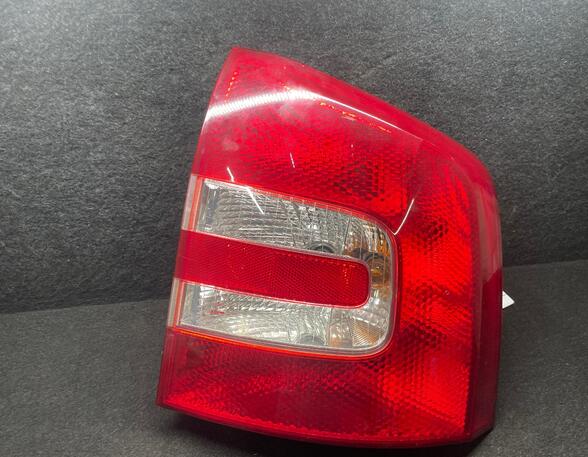 Combination Rearlight SKODA OCTAVIA II Combi (1Z5)